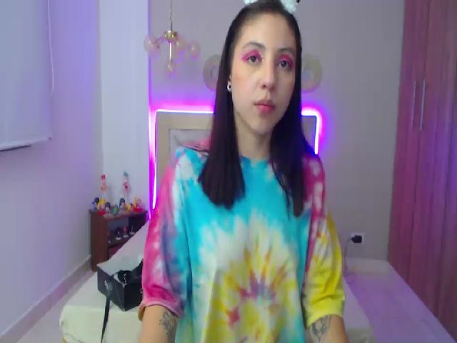 Live sex webcam photo for Emily_evans18 #261194715