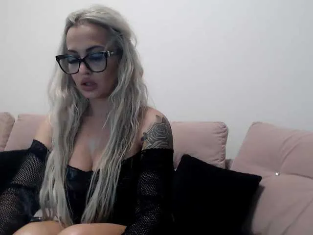Live sex webcam photo for lovelyblondyx #251500851