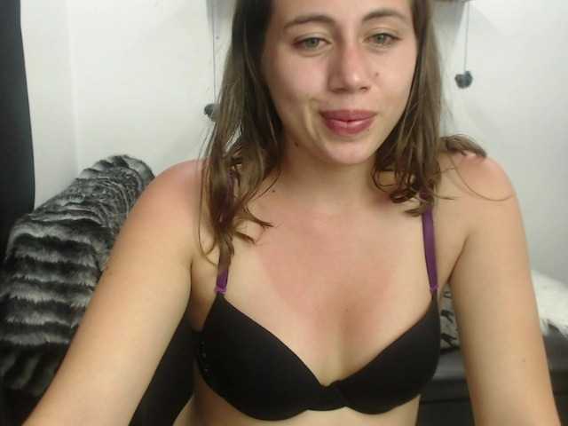 Live sex webcam photo for Emmma- #241063570