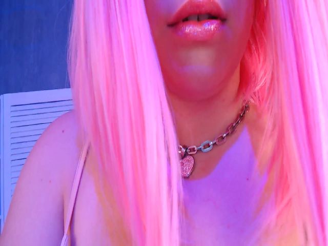 Live sex webcam photo for RosalieAnders #259692335