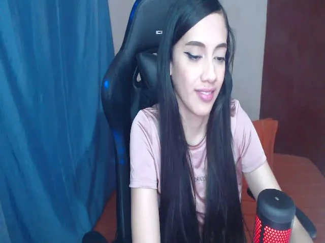 Live sex webcam photo for Evi3Kat #263581006