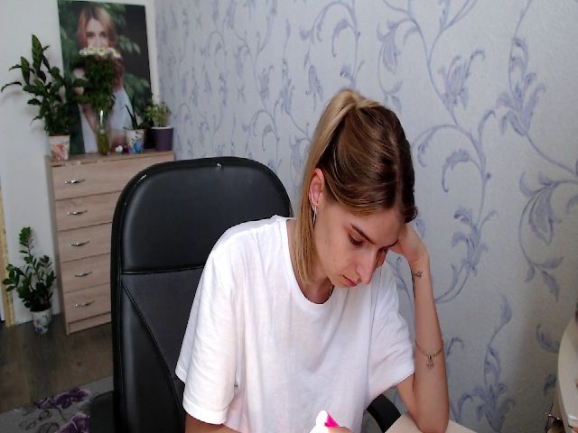 Live sex webcam photo for Springibabby #254426722