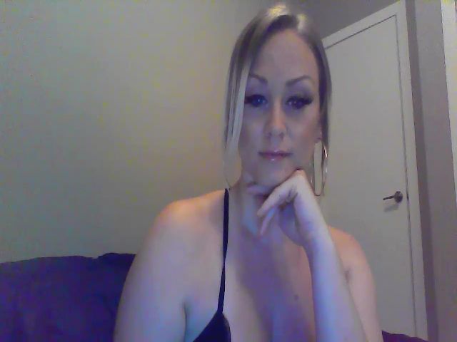 Live sex webcam photo for XoTiff #254401424
