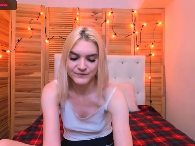 Live sex webcam photo for MarliTes #262922330