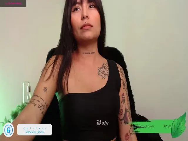Live sex webcam photo for MadelinLove #255779002