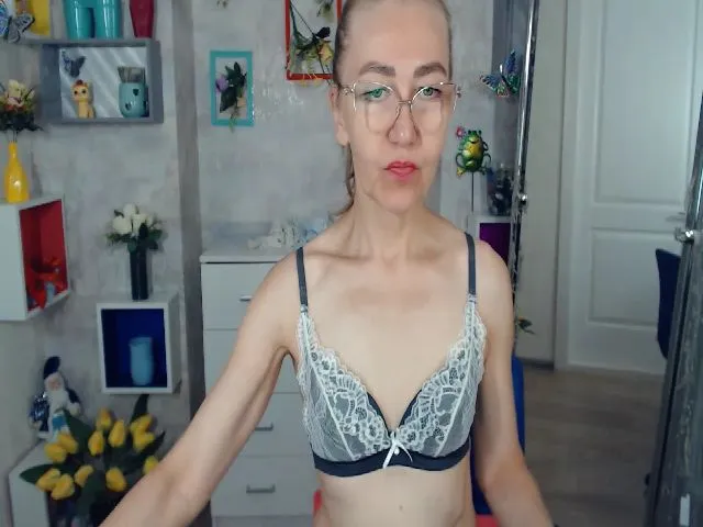 Live sex webcam photo for Greybunny #252804069
