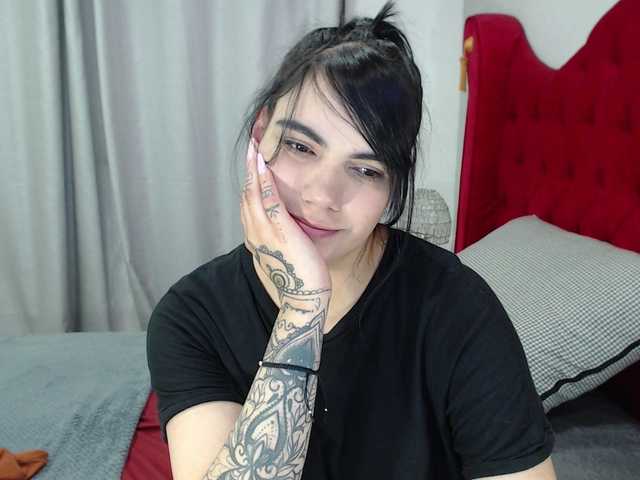Live sex webcam photo for AliceRoss #241111305