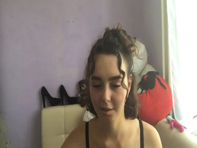Live sex webcam photo for SmilingAlis #256203361