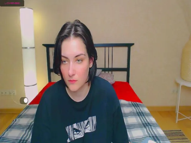 Live sex webcam photo for Elise_sweet #261639320