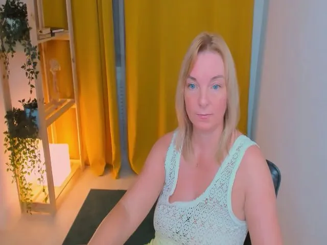 Live sex webcam photo for ReganLovely #260269594