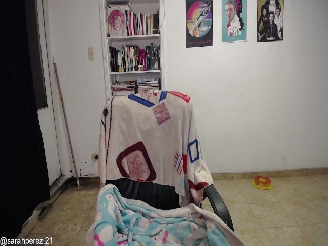 Live sex webcam photo for Cherrybunny21 #261065948