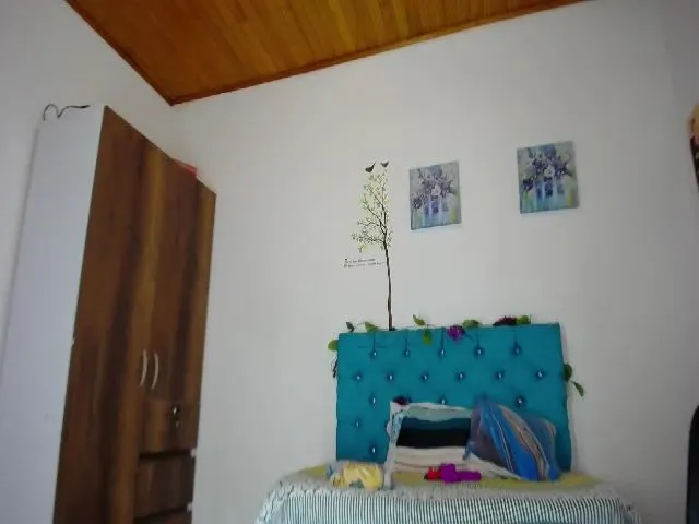 Live sex webcam photo for Eva_08 #261042153