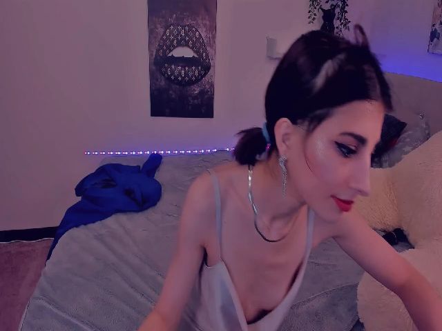 Live sex webcam photo for AnabelAris #253740651