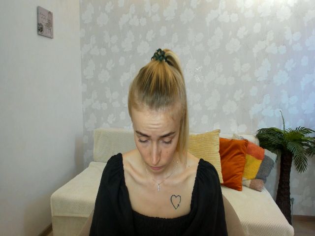 Live sex webcam photo for MissisRexa #263111031