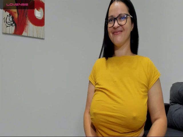 Live sex webcam photo for RalBigtits #264107676