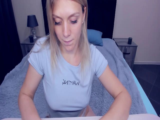 Live sex webcam photo for MeganKind #257426029