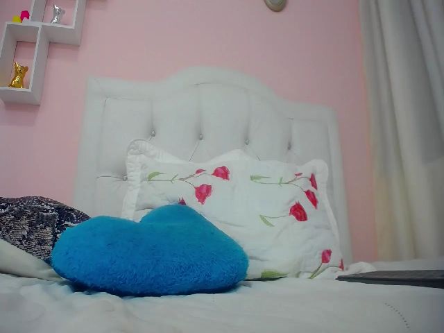 Live sex webcam photo for Petite_camila #287864662