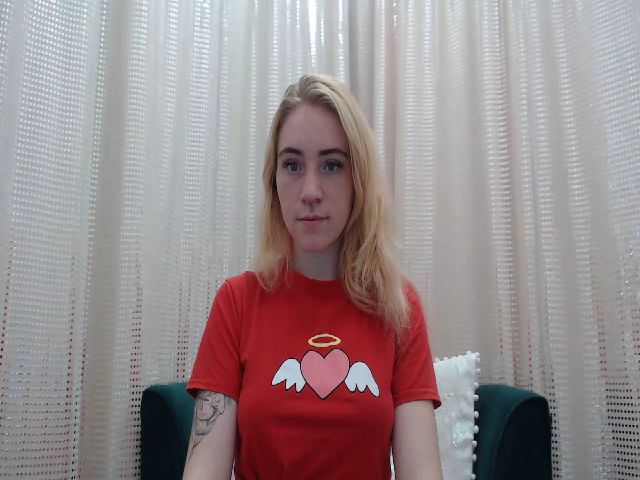 Live sex webcam photo for RedBerryy #263424941