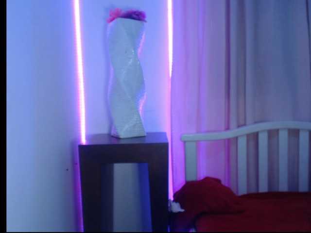 Live sex webcam photo for Charlotte-Lin #241202641