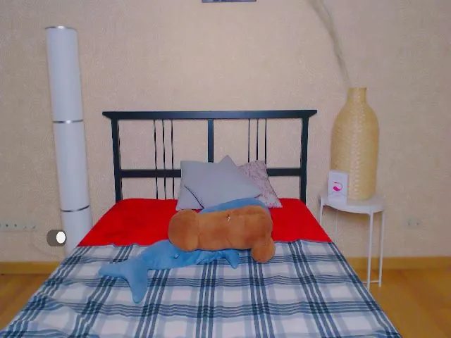 Live sex webcam photo for Elise_sweet #260900248