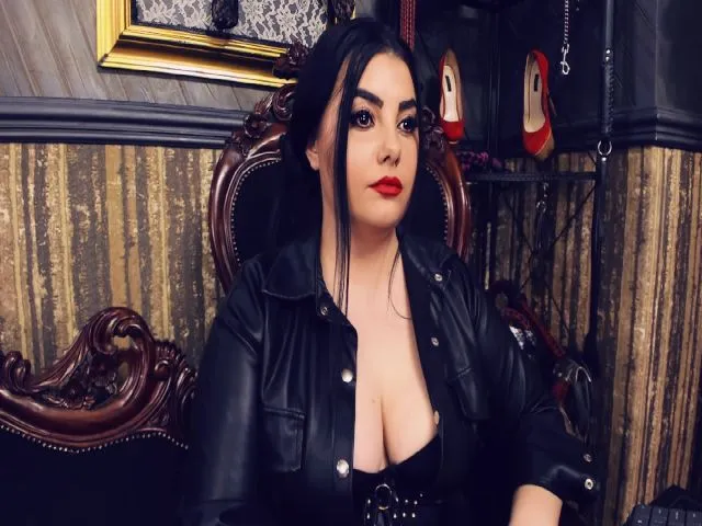 Live sex webcam photo for MelissaGlow #256980776