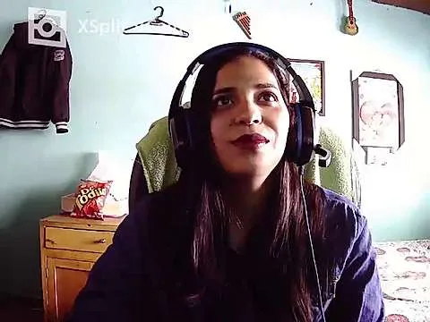 Live sex webcam photo for CAMILA_EMY3 #245061935