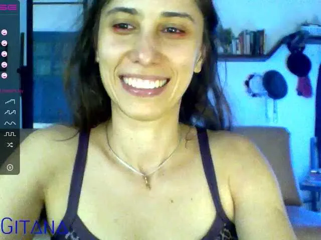 Live sex webcam photo for OtraGitana #245242316