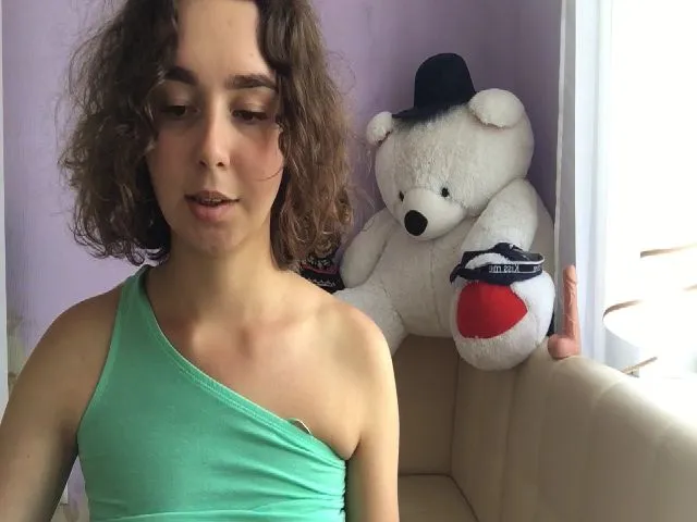Live sex webcam photo for SmilingAlis #253082164