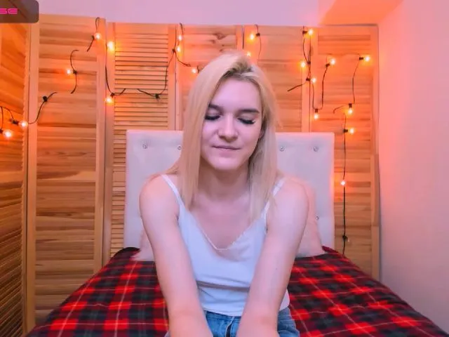 Live sex webcam photo for MarliTes #264642494