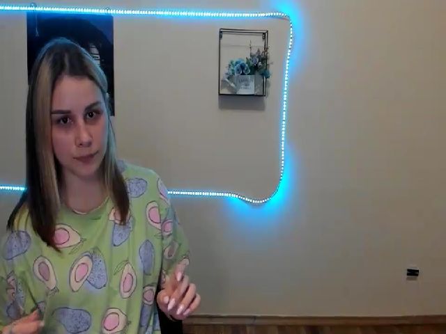 Live sex webcam photo for PolliMilk #259890767