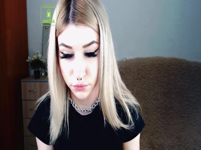 Live sex webcam photo for Alison_Moonli #255747686