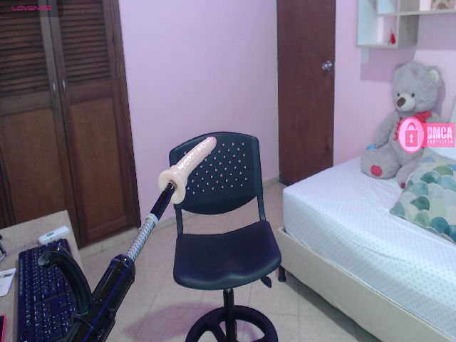 Live sex webcam photo for Valeria_sky #256478807