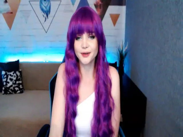 Live sex webcam photo for MonicaHigh #252722420