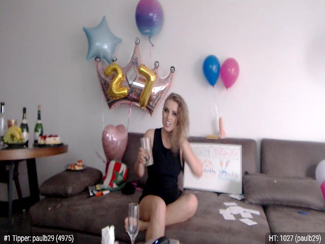 Live sex webcam photo for HollyMfc #265223636