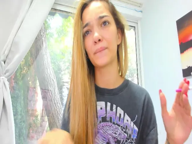 Live sex webcam photo for BelleM #259171308