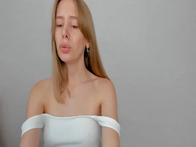 Live sex webcam photo for WowAlina_ #254793324