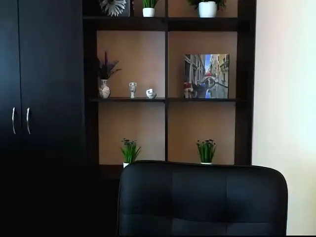 Live sex webcam photo for KailyMey #255651860