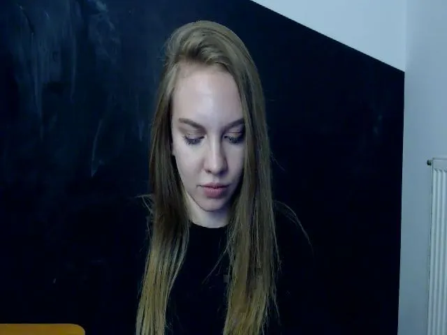 Live sex webcam photo for HappySecret_ #256470942