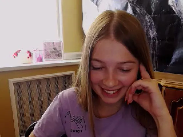 Live sex webcam photo for EmiStern #265418986