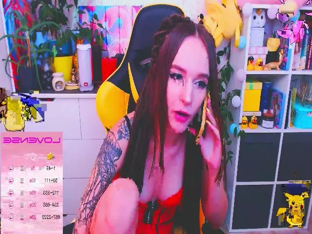 Live sex webcam photo for JinjerMoon #261401014