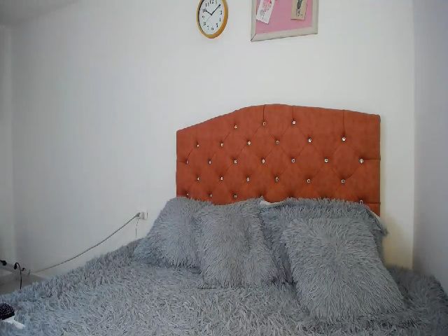 Live sex webcam photo for Annie_dalton_ #264214656