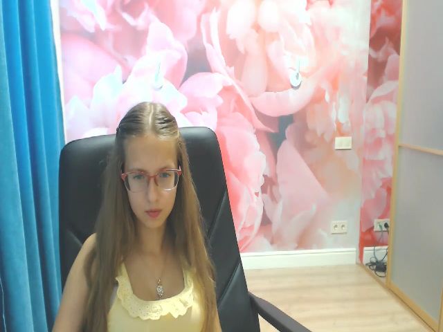 Live sex webcam photo for Alice_Adamsi #255360358