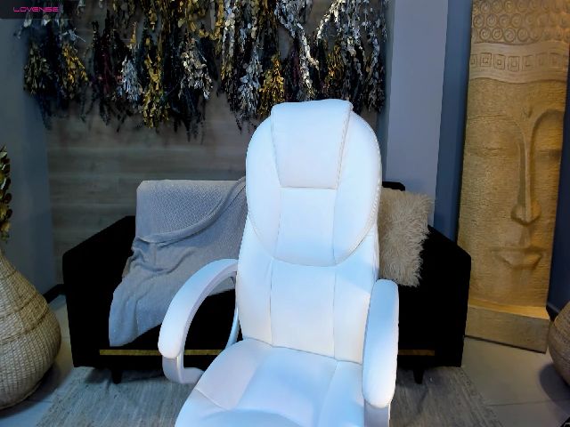 Live sex webcam photo for GiannaWatson1 #263204863