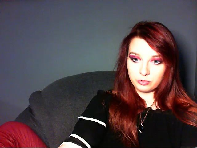 Live sex webcam photo for VirginLuna18 #261578509