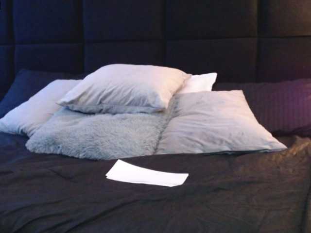 Live sex webcam photo for jamaicaawolf #251786503