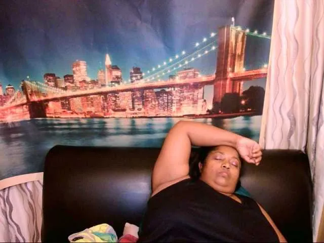 Live sex webcam photo for Indiantasha #287985987