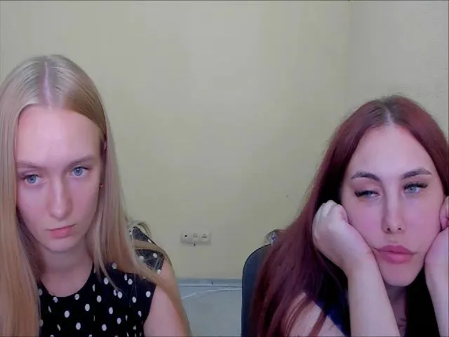 Live sex webcam photo for BeautiAmber #263630947