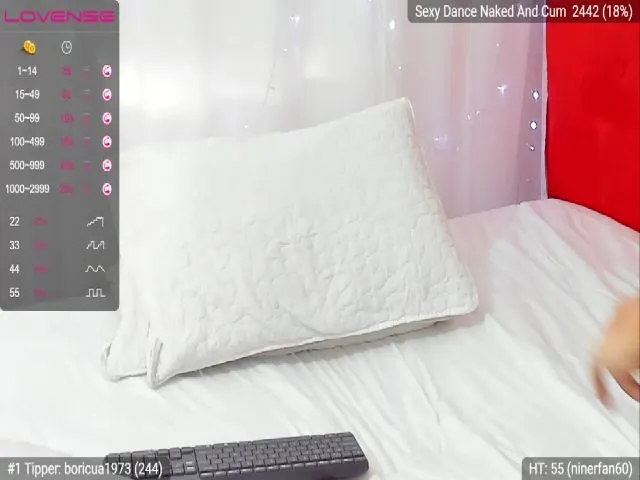 Live sex webcam photo for Sknnyysweettt #264358710