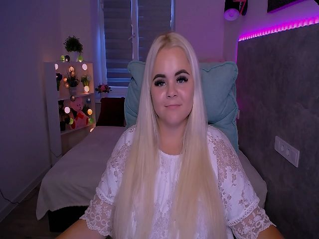 Live sex webcam photo for Jenni__fer #256599844