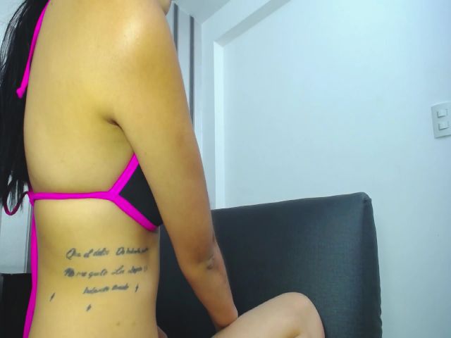 Live sex webcam photo for Charlotte_LW #264571152